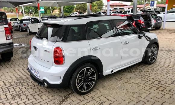 Nunua Ilio tumika MINI Countryman White Gari ndani ya Manzini nchini Manzini Nunua Ilio tumika MINI Countryman White Gari ndani ya Manzini nchini Manzini