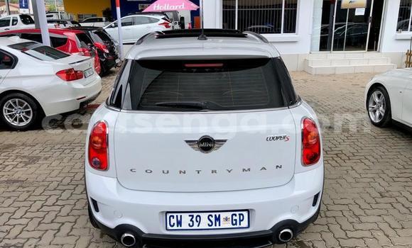 Nunua Ilio tumika MINI Countryman White Gari ndani ya Manzini nchini Manzini Nunua Ilio tumika MINI Countryman White Gari ndani ya Manzini nchini Manzini