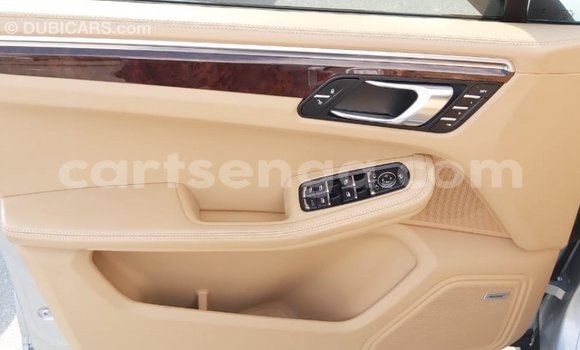 Acheter Import Voiture Porsche Macan Autre à Import - Dubai, Hhohho Acheter Import Voiture Porsche Macan Autre à Import - Dubai, Hhohho