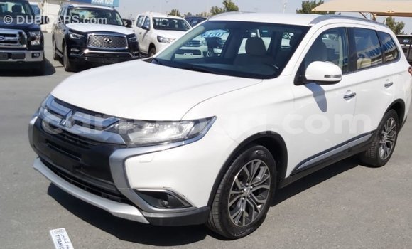 Buy Import Mitsubishi Outlander White Car in Import - Dubai in Hhohho Buy Import Mitsubishi Outlander White Car in Import - Dubai in Hhohho