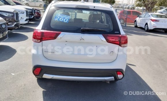 Buy Import Mitsubishi Outlander White Car in Import - Dubai in Hhohho Buy Import Mitsubishi Outlander White Car in Import - Dubai in Hhohho