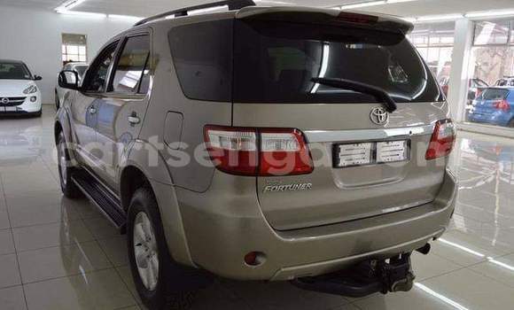 Nunua Ilio tumika Toyota Fortuner Silver Gari ndani ya Ezulwini nchini Hhohho Nunua Ilio tumika Toyota Fortuner Silver Gari ndani ya Ezulwini nchini Hhohho