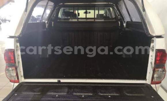 Acheter Occasion Voiture Toyota Hilux Blanc à Manzini, Manzini Acheter Occasion Voiture Toyota Hilux Blanc à Manzini, Manzini