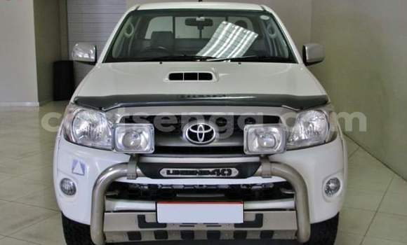 Nunua Ilio tumika Toyota Hilux White Gari ndani ya Ezulwini nchini Hhohho Nunua Ilio tumika Toyota Hilux White Gari ndani ya Ezulwini nchini Hhohho