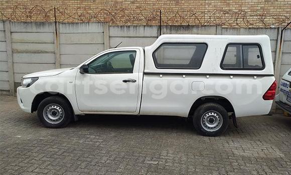 Acheter Occasion Voiture Toyota Hilux Blanc à Manzini, Manzini Acheter Occasion Voiture Toyota Hilux Blanc à Manzini, Manzini