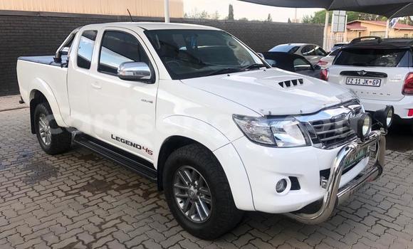 Nunua Ilio tumika Toyota Hilux White Gari ndani ya Ezulwini nchini Hhohho Nunua Ilio tumika Toyota Hilux White Gari ndani ya Ezulwini nchini Hhohho