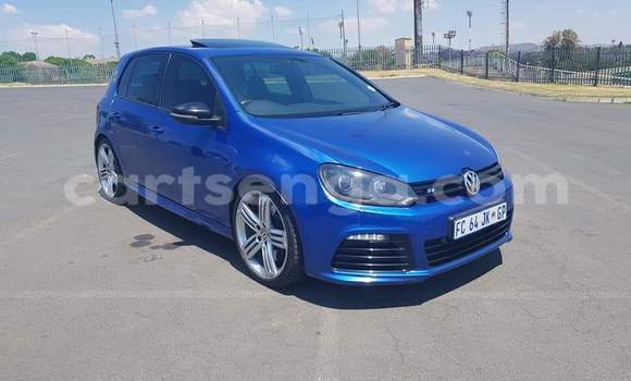 Buy Used Volkswagen Golf R Blue Car in Hluti in Shiselweni District Buy Used Volkswagen Golf R Blue Car in Hluti in Shiselweni District
