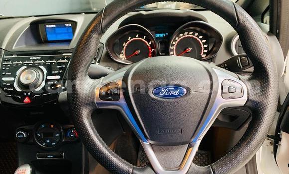 Nunua Ilio tumika Ford Fiesta ST White Gari ndani ya Ezulwini nchini Hhohho Nunua Ilio tumika Ford Fiesta ST White Gari ndani ya Ezulwini nchini Hhohho