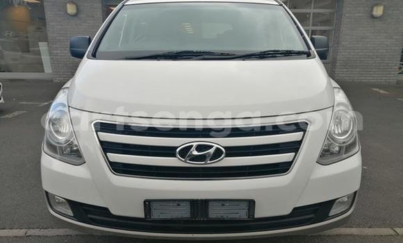 Acheter Occasion Voiture Hyundai H1 Blanc à Manzini, Manzini Acheter Occasion Voiture Hyundai H1 Blanc à Manzini, Manzini