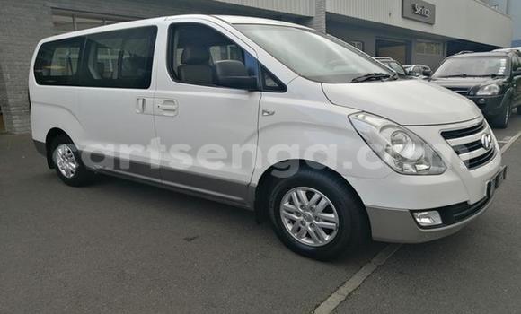Acheter Occasion Voiture Hyundai H1 Blanc à Manzini, Manzini Acheter Occasion Voiture Hyundai H1 Blanc à Manzini, Manzini