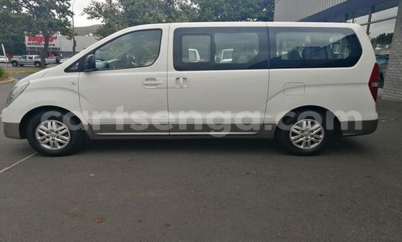 Acheter Occasion Voiture Hyundai H1 Blanc à Manzini, Manzini Acheter Occasion Voiture Hyundai H1 Blanc à Manzini, Manzini