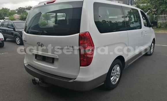 Acheter Occasion Voiture Hyundai H1 Blanc à Manzini, Manzini Acheter Occasion Voiture Hyundai H1 Blanc à Manzini, Manzini