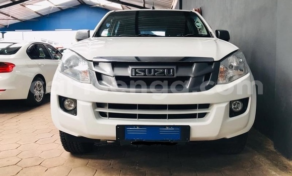 Acheter Occasion Voiture Isuzu KB Blanc à Manzini, Manzini Acheter Occasion Voiture Isuzu KB Blanc à Manzini, Manzini