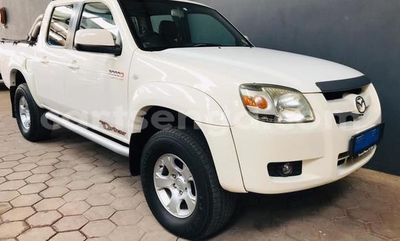 Nunua Ilio tumika Mazda BT-50 White Gari ndani ya Ezulwini nchini Hhohho Nunua Ilio tumika Mazda BT-50 White Gari ndani ya Ezulwini nchini Hhohho