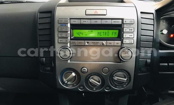 Nunua Ilio tumika Mazda BT-50 White Gari ndani ya Ezulwini nchini Hhohho Nunua Ilio tumika Mazda BT-50 White Gari ndani ya Ezulwini nchini Hhohho