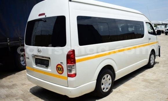 Acheter Occasion Voiture Toyota Hiace Blanc à Bulembu, Hhohho Acheter Occasion Voiture Toyota Hiace Blanc à Bulembu, Hhohho