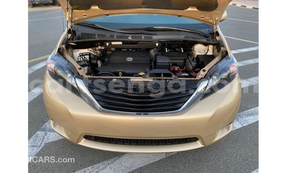Buy Import Toyota Sienna Other Car in Import - Dubai in Hhohho Buy Import Toyota Sienna Other Car in Import - Dubai in Hhohho