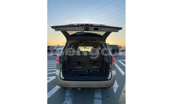 Buy Import Toyota Sienna Other Car in Import - Dubai in Hhohho Buy Import Toyota Sienna Other Car in Import - Dubai in Hhohho