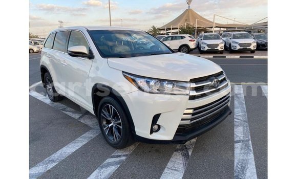 Buy Import Toyota Highlander White Car in Import - Dubai in Hhohho Buy Import Toyota Highlander White Car in Import - Dubai in Hhohho