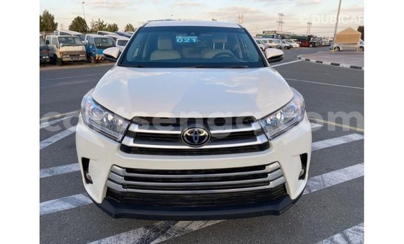 Buy Import Toyota Highlander White Car in Import - Dubai in Hhohho Buy Import Toyota Highlander White Car in Import - Dubai in Hhohho