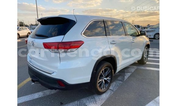 Buy Import Toyota Highlander White Car in Import - Dubai in Hhohho Buy Import Toyota Highlander White Car in Import - Dubai in Hhohho
