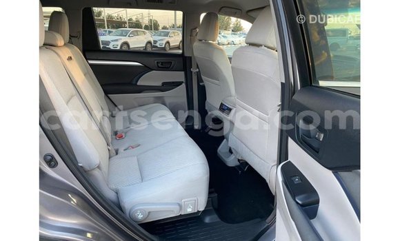 Buy Import Toyota Highlander White Car in Import - Dubai in Hhohho Buy Import Toyota Highlander White Car in Import - Dubai in Hhohho