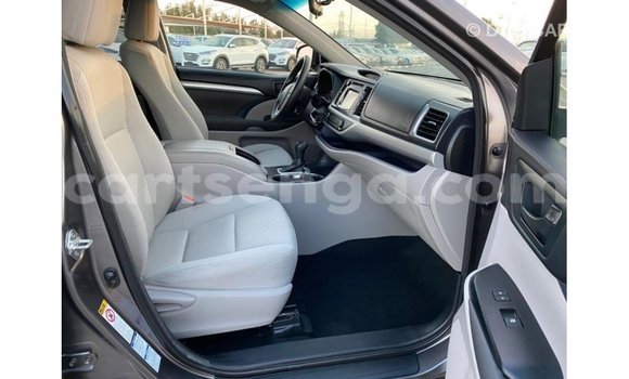 Buy Import Toyota Highlander Other Car in Import - Dubai in Hhohho Buy Import Toyota Highlander Other Car in Import - Dubai in Hhohho
