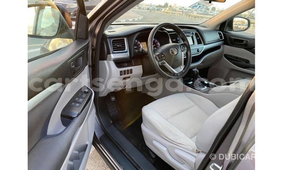 Buy Import Toyota Highlander Other Car in Import - Dubai in Hhohho Buy Import Toyota Highlander Other Car in Import - Dubai in Hhohho
