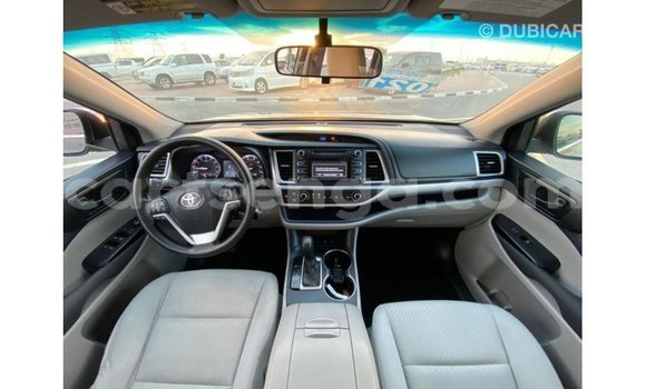 Buy Import Toyota Highlander Other Car in Import - Dubai in Hhohho Buy Import Toyota Highlander Other Car in Import - Dubai in Hhohho