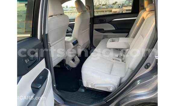 Buy Import Toyota Highlander Other Car in Import - Dubai in Hhohho Buy Import Toyota Highlander Other Car in Import - Dubai in Hhohho