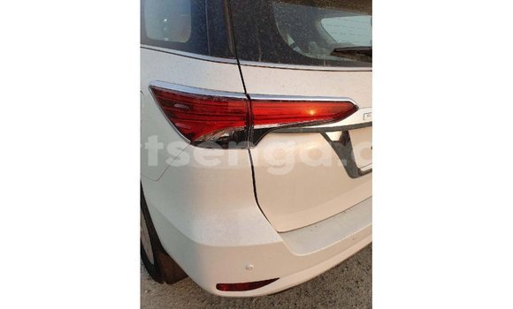Buy Import Toyota Fortuner White Car in Import - Dubai in Hhohho Buy Import Toyota Fortuner White Car in Import - Dubai in Hhohho