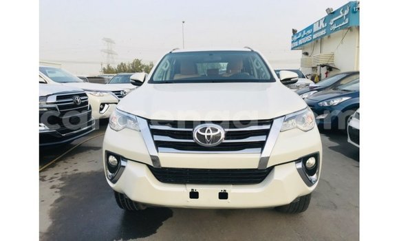 Nunua Imported Toyota Fortuner White Gari ndani ya Import - Dubai nchini Hhohho Nunua Imported Toyota Fortuner White Gari ndani ya Import - Dubai nchini Hhohho