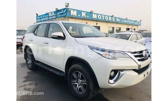 Nunua Imported Toyota Fortuner White Gari ndani ya Import - Dubai nchini Hhohho Nunua Imported Toyota Fortuner White Gari ndani ya Import - Dubai nchini Hhohho