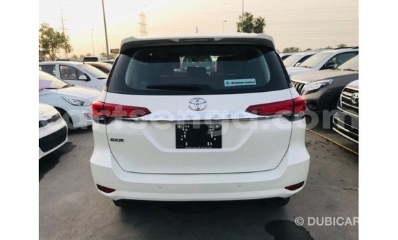 Nunua Imported Toyota Fortuner White Gari ndani ya Import - Dubai nchini Hhohho Nunua Imported Toyota Fortuner White Gari ndani ya Import - Dubai nchini Hhohho