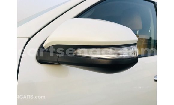 Nunua Imported Toyota Fortuner White Gari ndani ya Import - Dubai nchini Hhohho Nunua Imported Toyota Fortuner White Gari ndani ya Import - Dubai nchini Hhohho