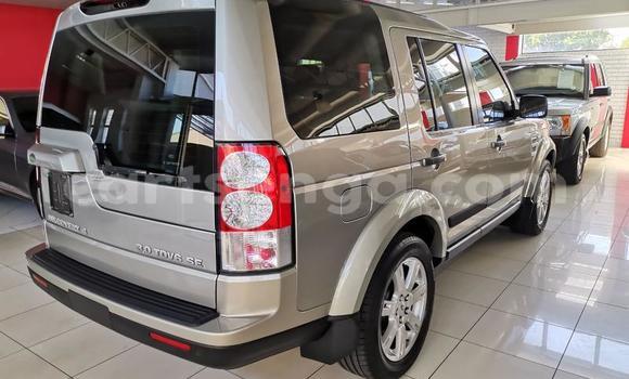 Nunua Ilio tumika Land Rover Discovery Silver Gari ndani ya Ezulwini nchini Hhohho Nunua Ilio tumika Land Rover Discovery Silver Gari ndani ya Ezulwini nchini Hhohho