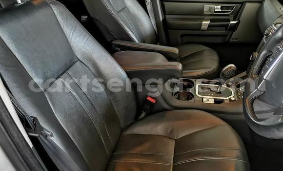 Nunua Ilio tumika Land Rover Discovery Silver Gari ndani ya Ezulwini nchini Hhohho Nunua Ilio tumika Land Rover Discovery Silver Gari ndani ya Ezulwini nchini Hhohho