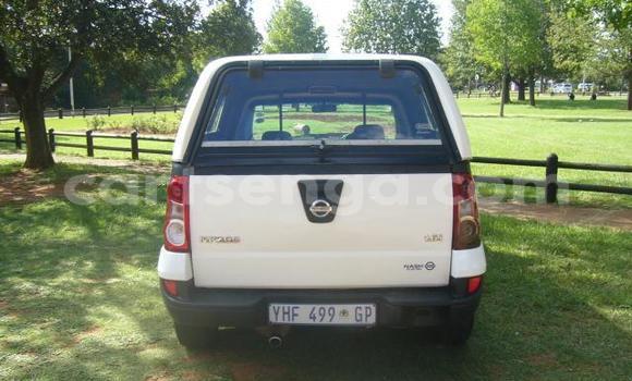 Acheter Occasion Voiture Nissan NP 300 Blanc à Hlatikulu, Shiselweni District Acheter Occasion Voiture Nissan NP 300 Blanc à Hlatikulu, Shiselweni District
