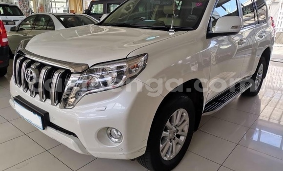 Buy Used Toyota Land Cruiser Prado White Car in Ezulwini in Hhohho Buy Used Toyota Land Cruiser Prado White Car in Ezulwini in Hhohho