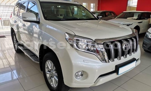Buy Used Toyota Land Cruiser Prado White Car in Ezulwini in Hhohho Buy Used Toyota Land Cruiser Prado White Car in Ezulwini in Hhohho