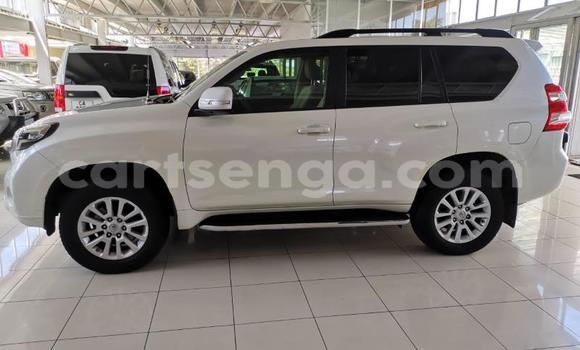 Buy Used Toyota Land Cruiser Prado White Car in Ezulwini in Hhohho Buy Used Toyota Land Cruiser Prado White Car in Ezulwini in Hhohho