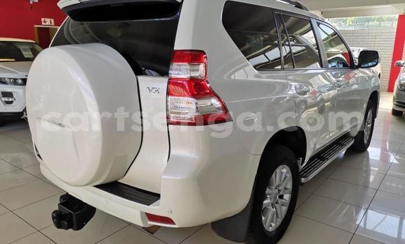 Buy Used Toyota Land Cruiser Prado White Car in Ezulwini in Hhohho Buy Used Toyota Land Cruiser Prado White Car in Ezulwini in Hhohho