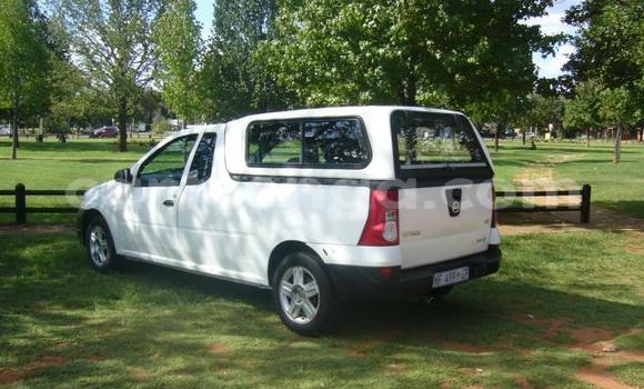 Acheter Occasion Voiture Nissan NP 300 Blanc à Hlatikulu, Shiselweni District Acheter Occasion Voiture Nissan NP 300 Blanc à Hlatikulu, Shiselweni District