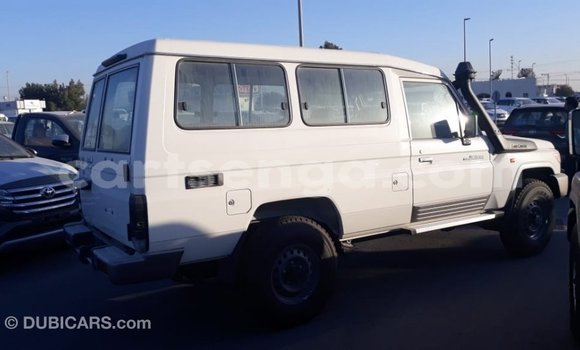 Buy Import Toyota Land Cruiser White Car in Import - Dubai in Hhohho Buy Import Toyota Land Cruiser White Car in Import - Dubai in Hhohho