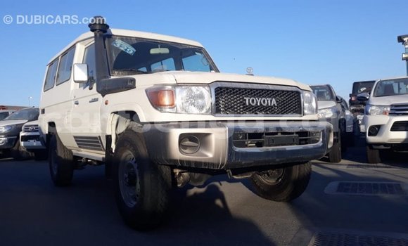Buy Import Toyota Land Cruiser White Car in Import - Dubai in Hhohho Buy Import Toyota Land Cruiser White Car in Import - Dubai in Hhohho