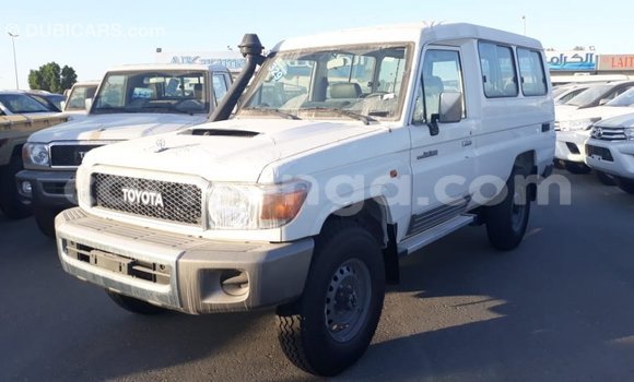 Buy Import Toyota Land Cruiser White Car in Import - Dubai in Hhohho Buy Import Toyota Land Cruiser White Car in Import - Dubai in Hhohho