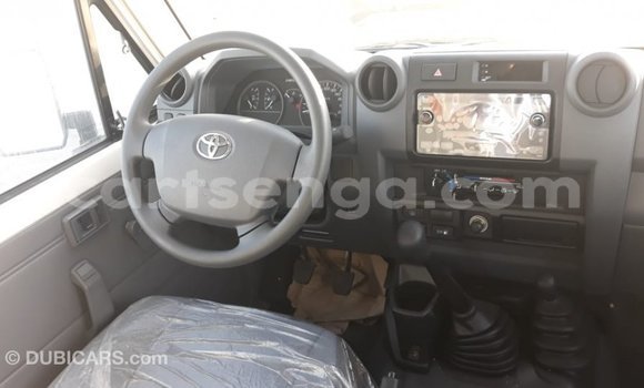 Buy Import Toyota Land Cruiser White Car in Import - Dubai in Hhohho Buy Import Toyota Land Cruiser White Car in Import - Dubai in Hhohho