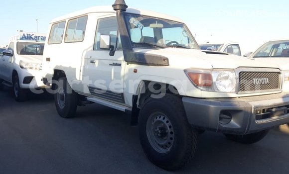 Buy Import Toyota Land Cruiser White Car in Import - Dubai in Hhohho Buy Import Toyota Land Cruiser White Car in Import - Dubai in Hhohho