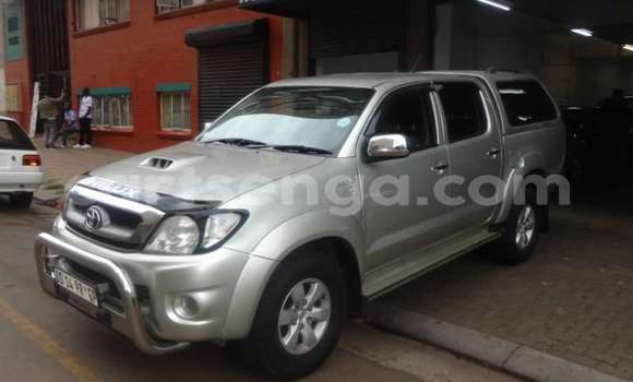 Buy Used Toyota Hilux Silver Car in Mbabane in Manzini Buy Used Toyota Hilux Silver Car in Mbabane in Manzini