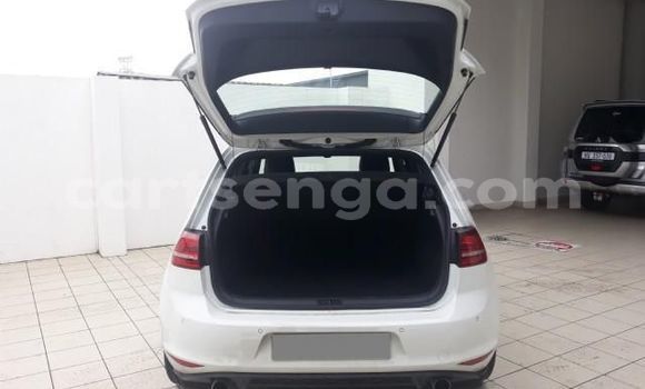 Nunua Ilio tumika Volkswagen Golf R White Gari ndani ya Ezulwini nchini Hhohho Nunua Ilio tumika Volkswagen Golf R White Gari ndani ya Ezulwini nchini Hhohho